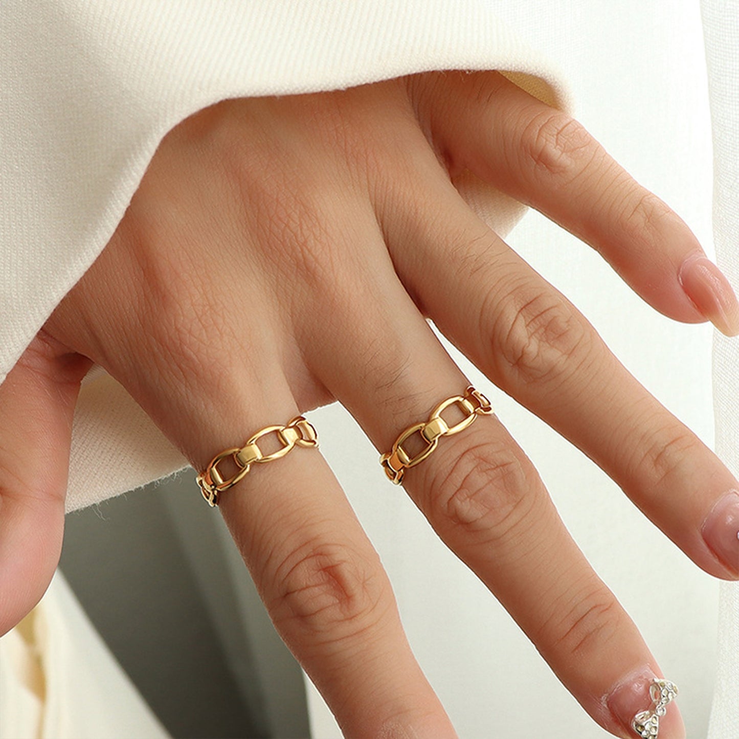 Megan Chainlink Ring